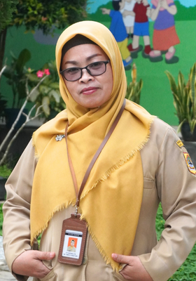 Eti Haryani, S.Pd